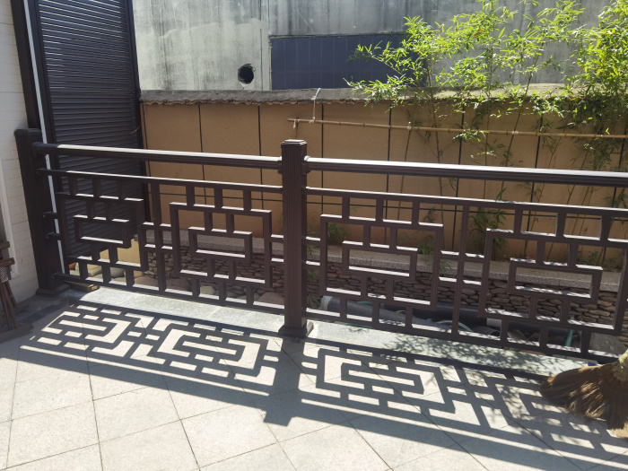 陽(yáng)臺(tái)護(hù)欄